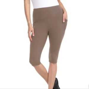 2/20 Spyder Active Women's Brown Capris Sizes S, L and XXL NWT